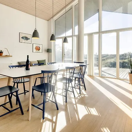 5 Star In Lokken-by Traum * 루켄